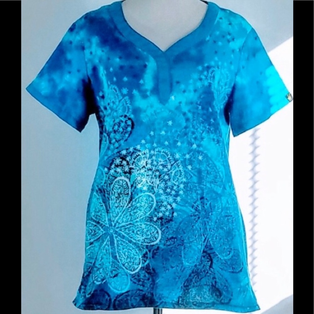 Beautiful VIVI Limited Edition Scrub Top